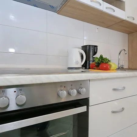 Marinovic Apartman Zára