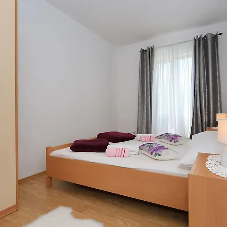 Marinovic Apartman Zára