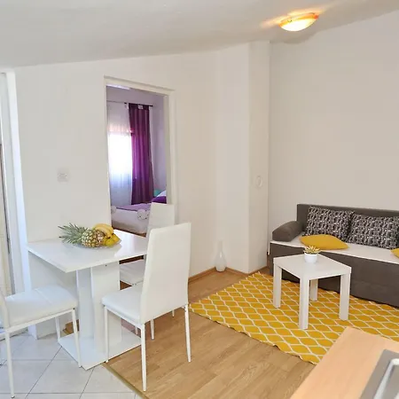 Marinovic Apartman Zára