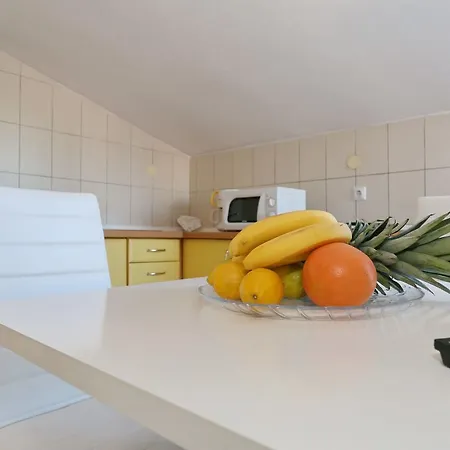 Marinovic Apartman Zára
